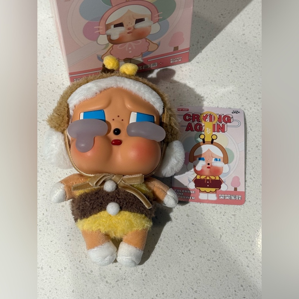 Popmart CRYBABY Crying Again Series-Vinyl Face Plush I’ll bring you a flower - Picture 2 of 2